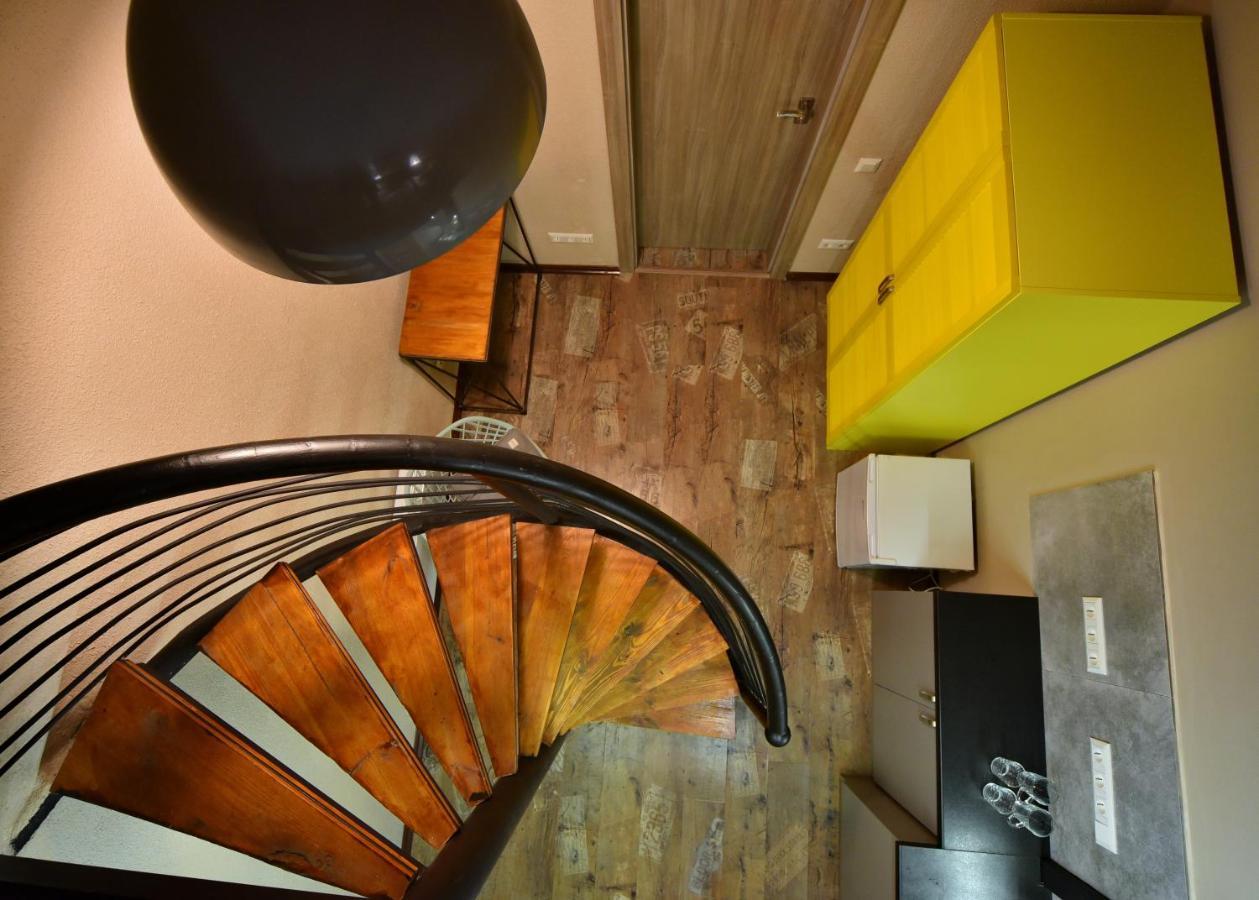 Mezzanine Hotel Odessa Exterior foto